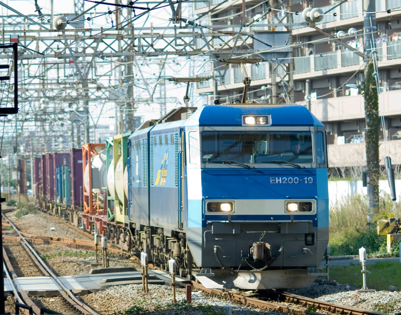 Tsurumi Line, EH200-19 and Freight train