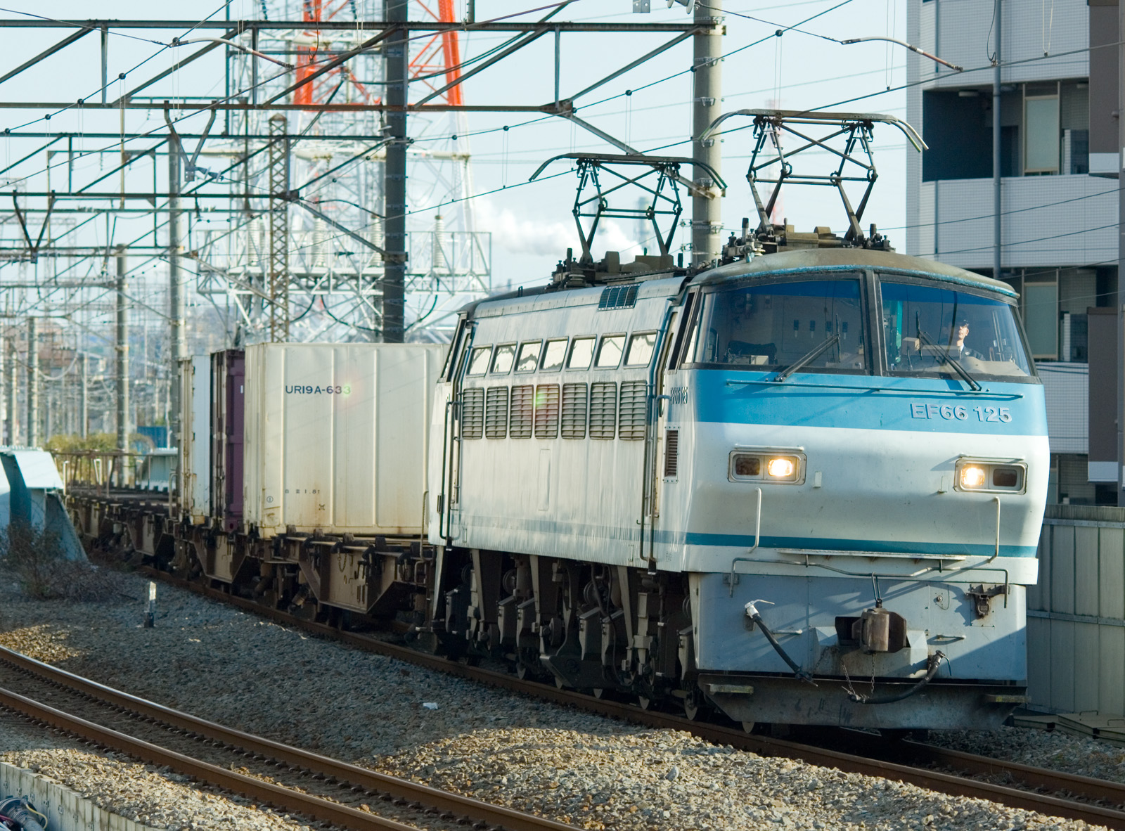 Tsurumi Line, EF66 125 + Freight train